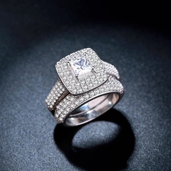 Diamond Wedding Ring Set - Picture 14 of 16